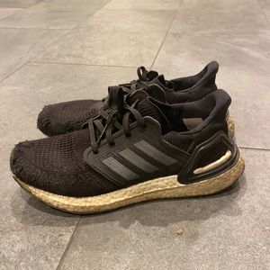 ULTRABOOST 4.0 DNA SHOES